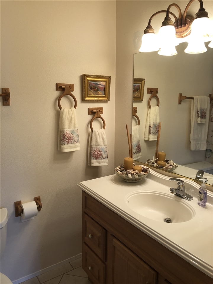 2939 Lancaster Road Carlsbad, CA 92010 - Photo 10 of 14 2nd bath