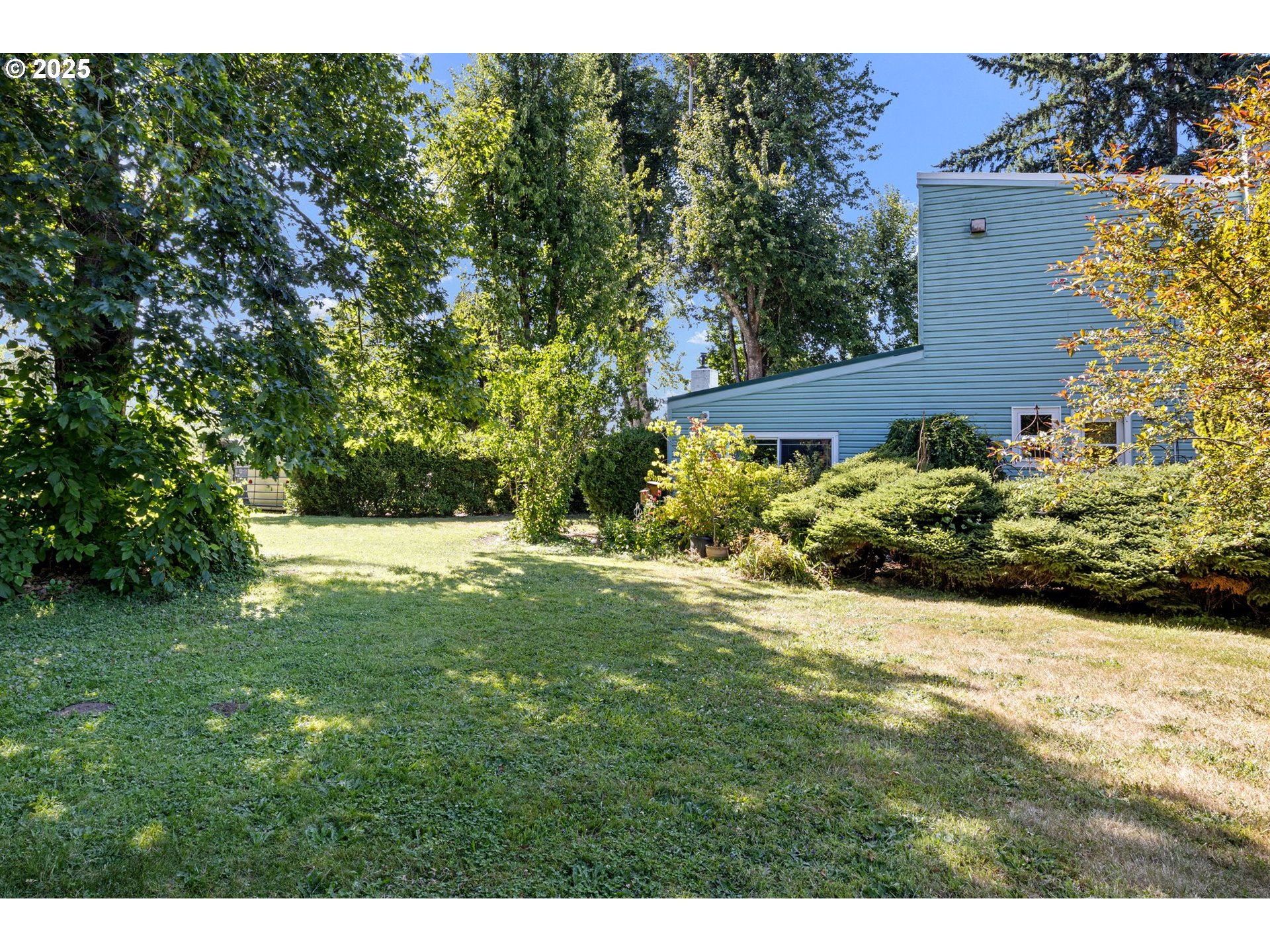 38350 McKenzie Highway Springfield, OR 97478 - Photo 2 of 34