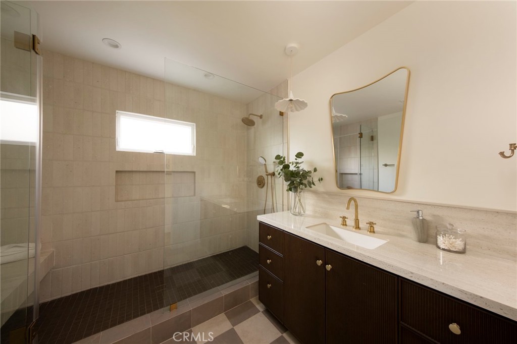 3554 South Sycamore Avenue Los Angeles, CA 90016 - Photo 13 of 28