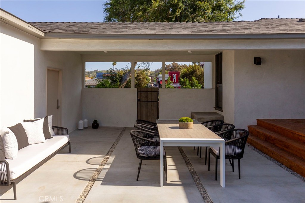 3554 South Sycamore Avenue Los Angeles, CA 90016 - Photo 23 of 28