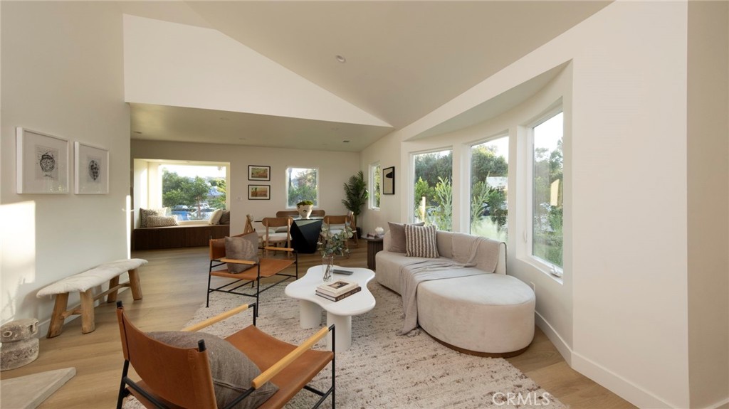 3554 South Sycamore Avenue Los Angeles, CA 90016 - Photo 5 of 28