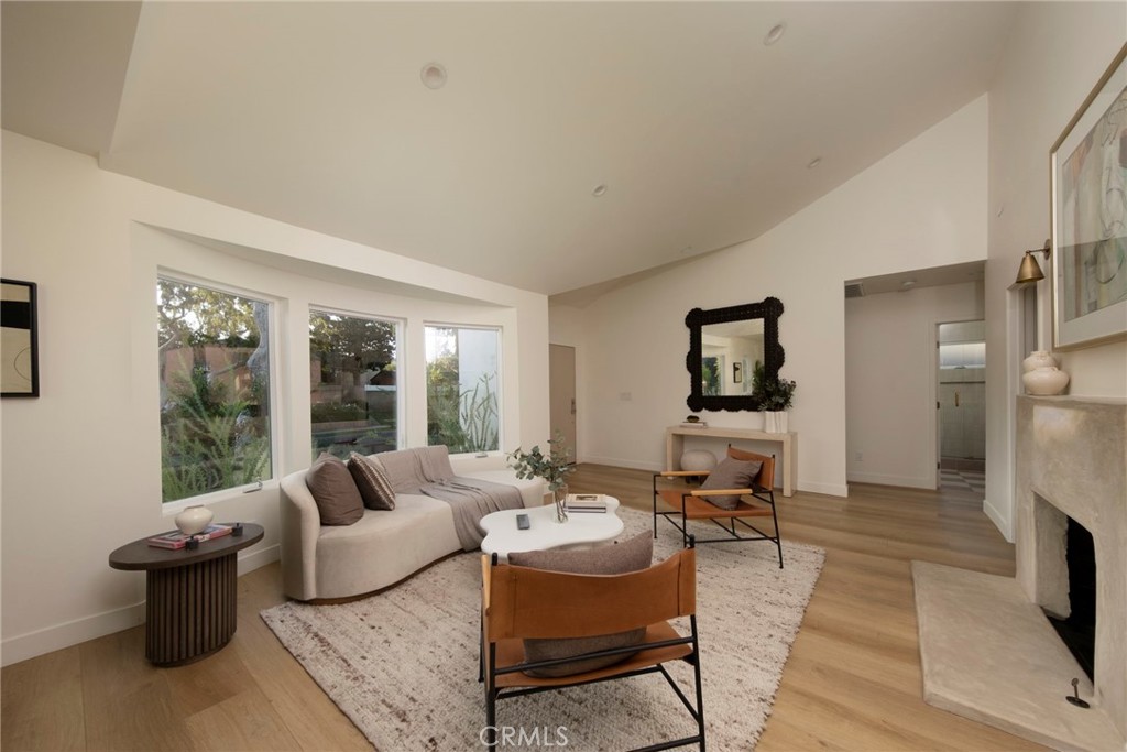 3554 South Sycamore Avenue Los Angeles, CA 90016 - Photo 6 of 28