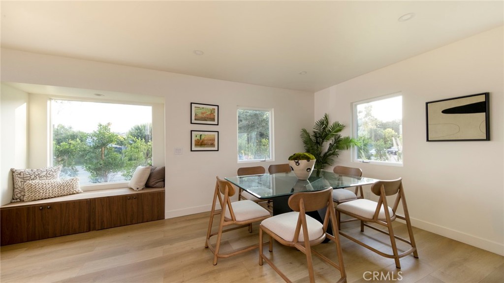 3554 South Sycamore Avenue Los Angeles, CA 90016 - Photo 7 of 28