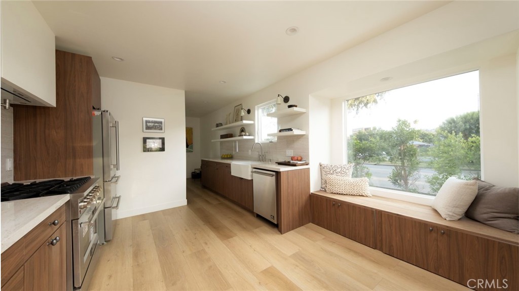 3554 South Sycamore Avenue Los Angeles, CA 90016 - Photo 9 of 28