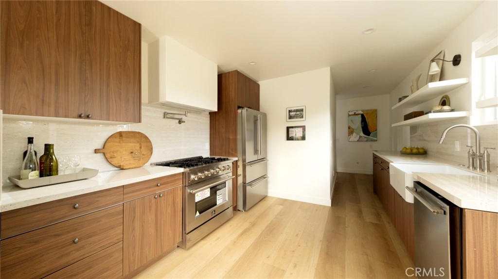 3554 South Sycamore Avenue Los Angeles, CA 90016 - Photo 10 of 28