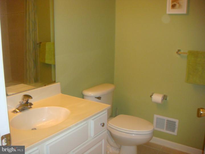 39 Warwick Road Princeton Junction, NJ 08550 - Photo 8 of 15 Gallery Image 8