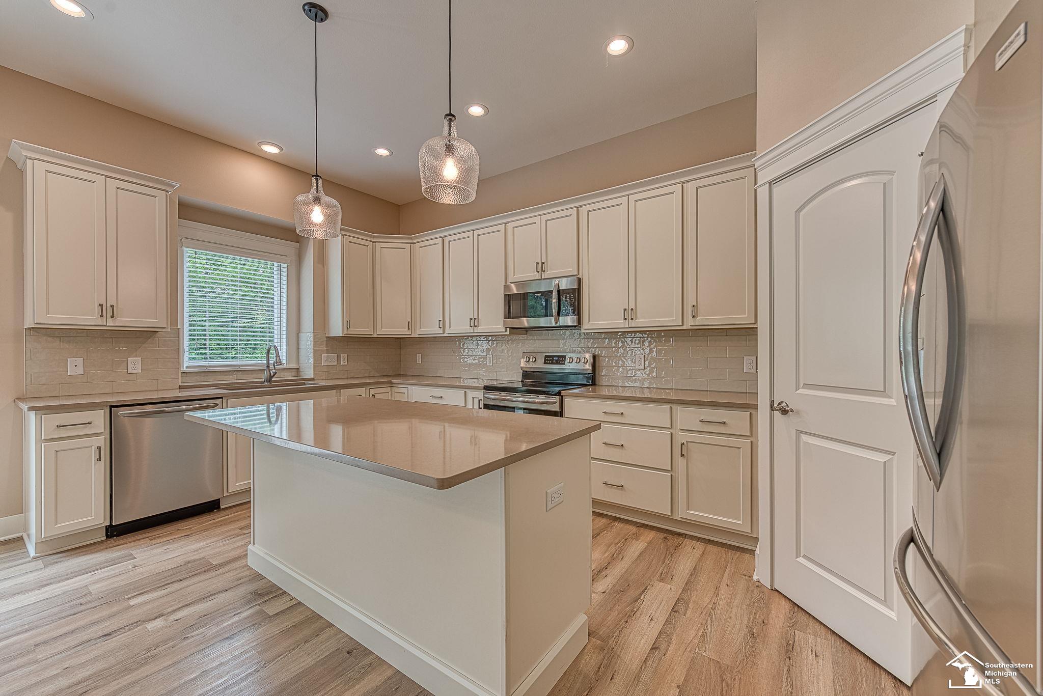 545 Rose Crest Monroe, MI 48162 - Photo 10 of 44