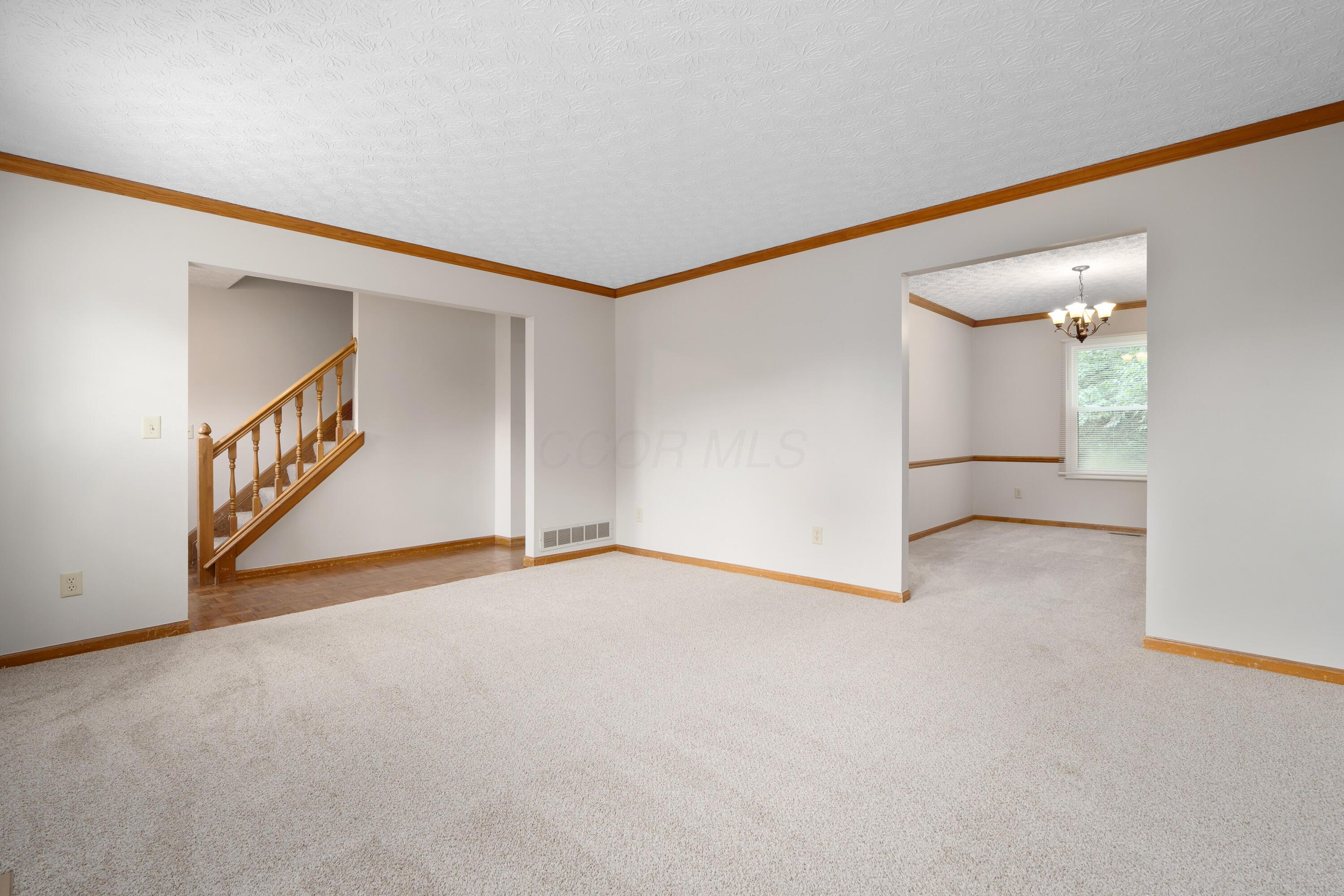 88 Ravine Road Powell, OH 43065 - Photo 9 of 39 Living Room