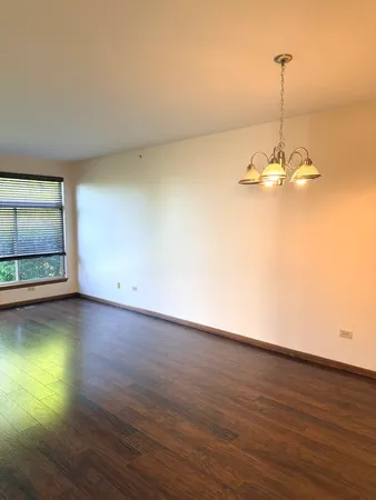 $2,100 | 1159 East Addison Avenue, Lombard, IL 60148