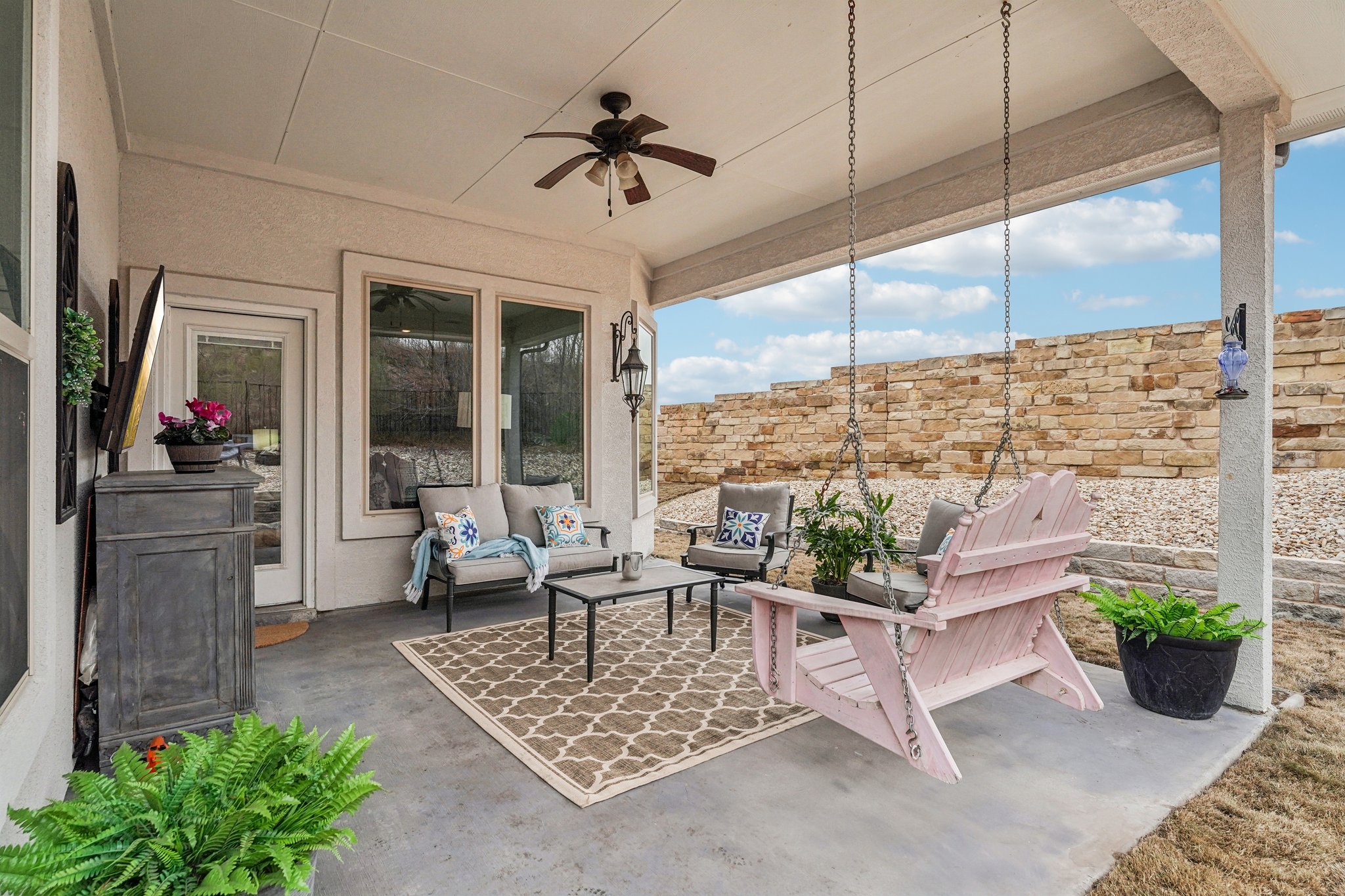 17820 Limestone Spring Lane Austin, TX 78738 - Photo 13 of 35 a living room with furniture