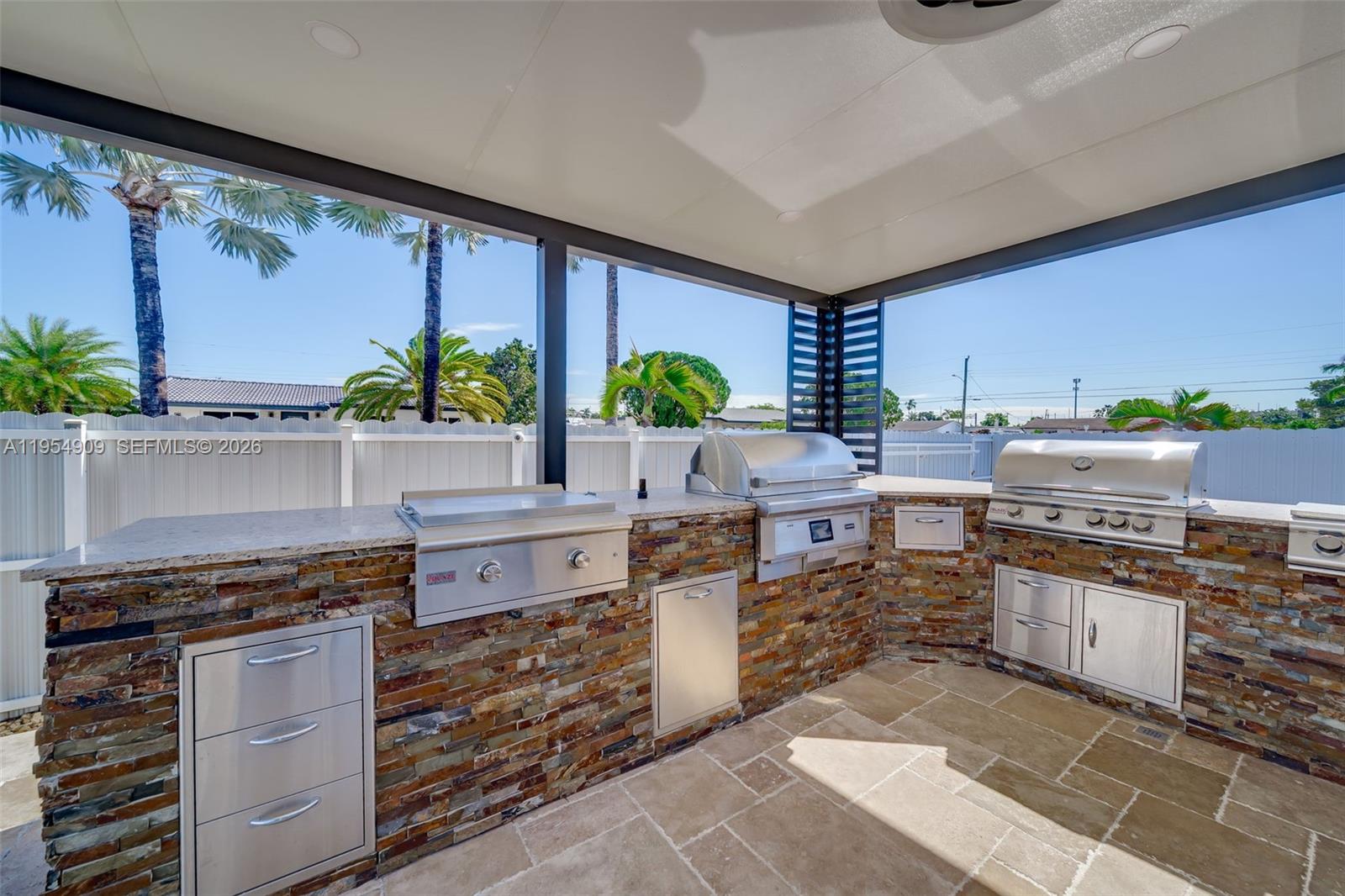 11800 Southwest 35th Street Miami, FL 33175 - Photo 52 of 60 Gourmet outdoor kitchen