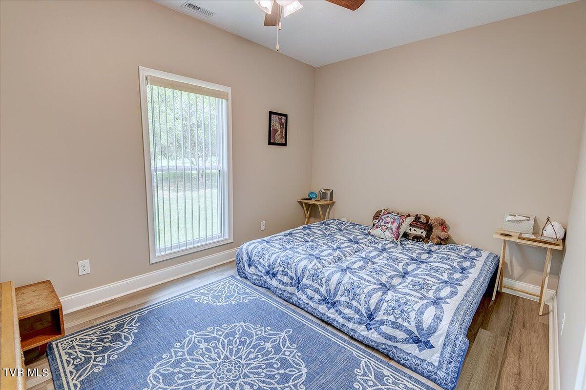 1250 McMillan Road Midway, TN 37809 - Photo 17 of 37 27-Shannon-H-1250-McMillan-Interior-6575