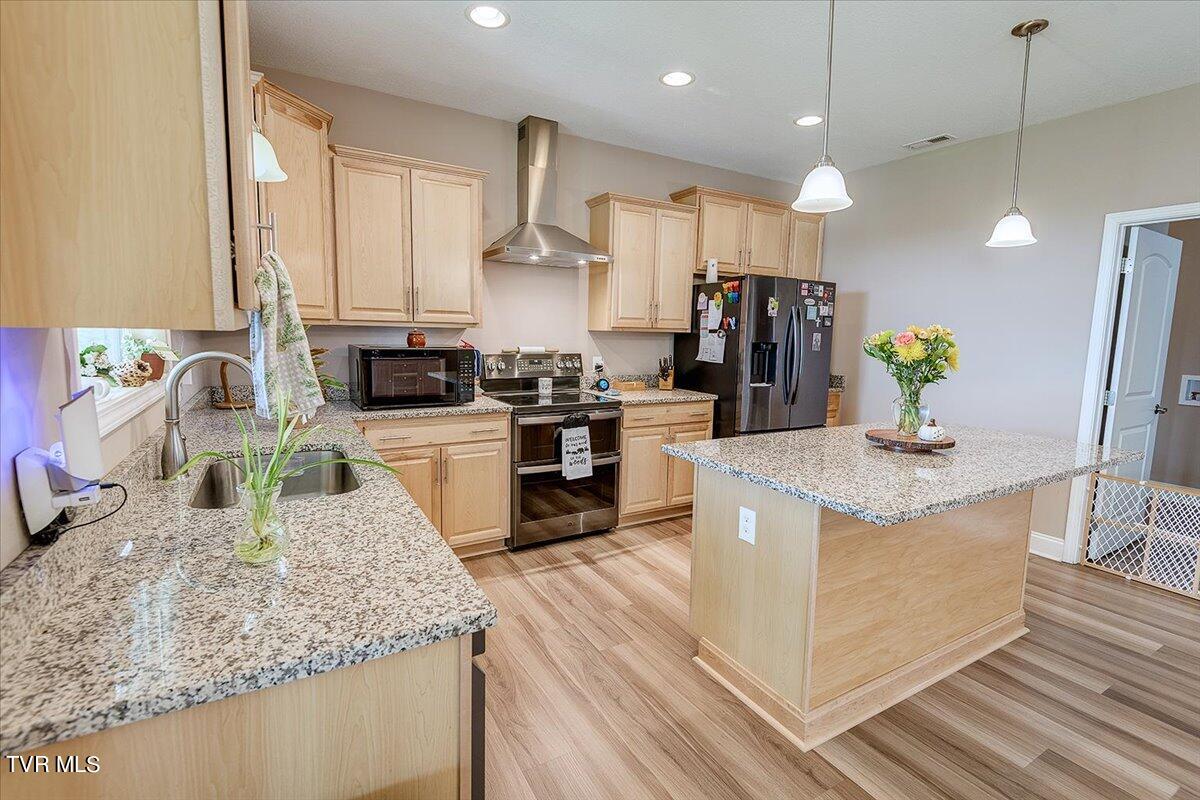1250 McMillan Road Midway, TN 37809 - Photo 7 of 37 21-Shannon-H-1250-McMillan-Interior-6507