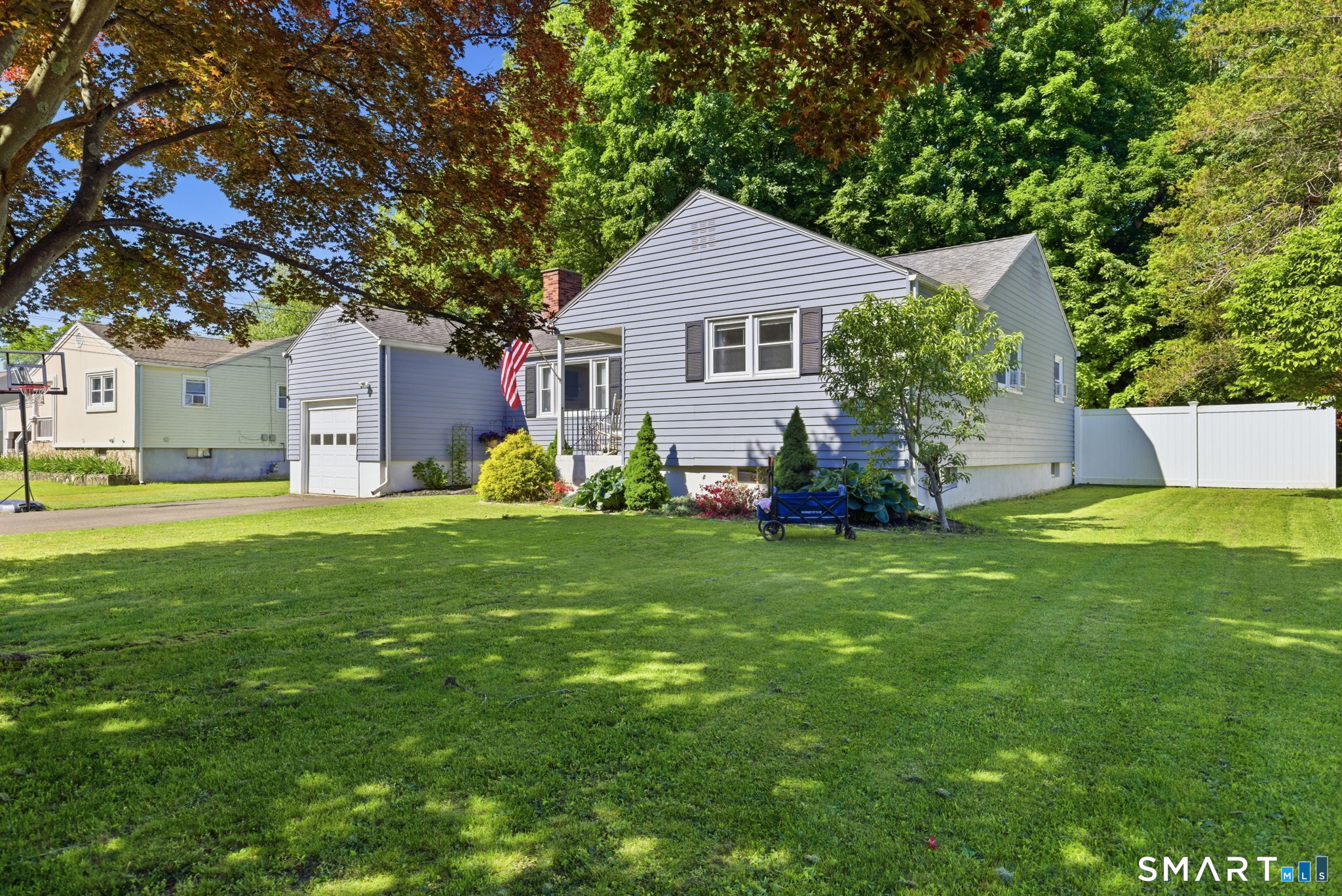 99 Westlook Road Wethersfield, CT 06109 - Photo 2 of 39