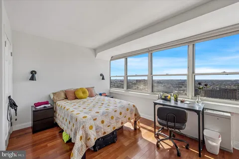 $219,900 | 1810 Rittenhouse Square, Unit 2007, Philadelphia, PA 19103