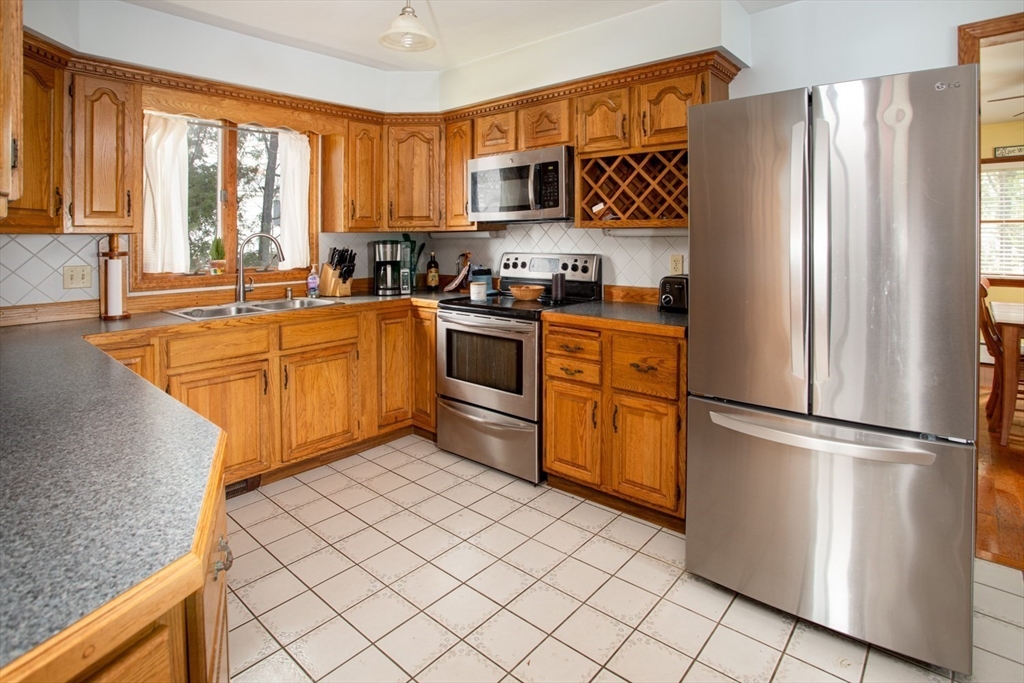 231 B Tickle Road Westport, MA 02790 - Photo 5 of 32 Gallery Image 5