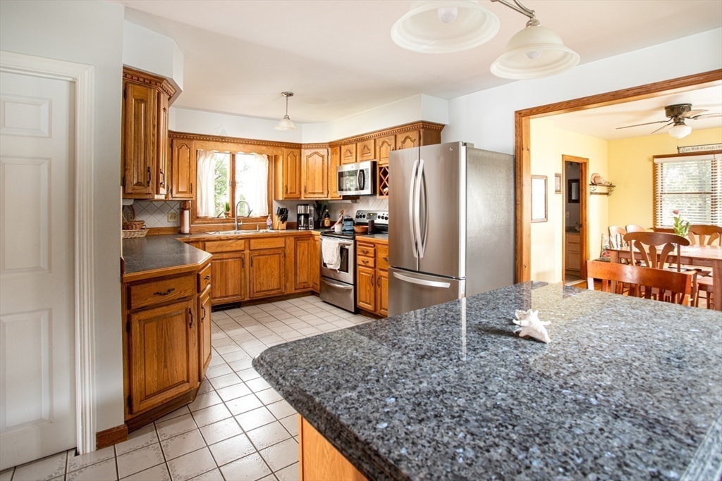 231 B Tickle Road Westport, MA 02790 - Photo 6 of 32 Gallery Image 6
