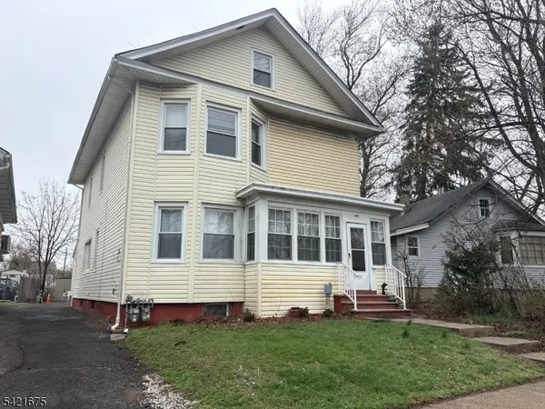 $2,650 | 1946 Barnett Street, Unit 1, Rahway, NJ 07065
