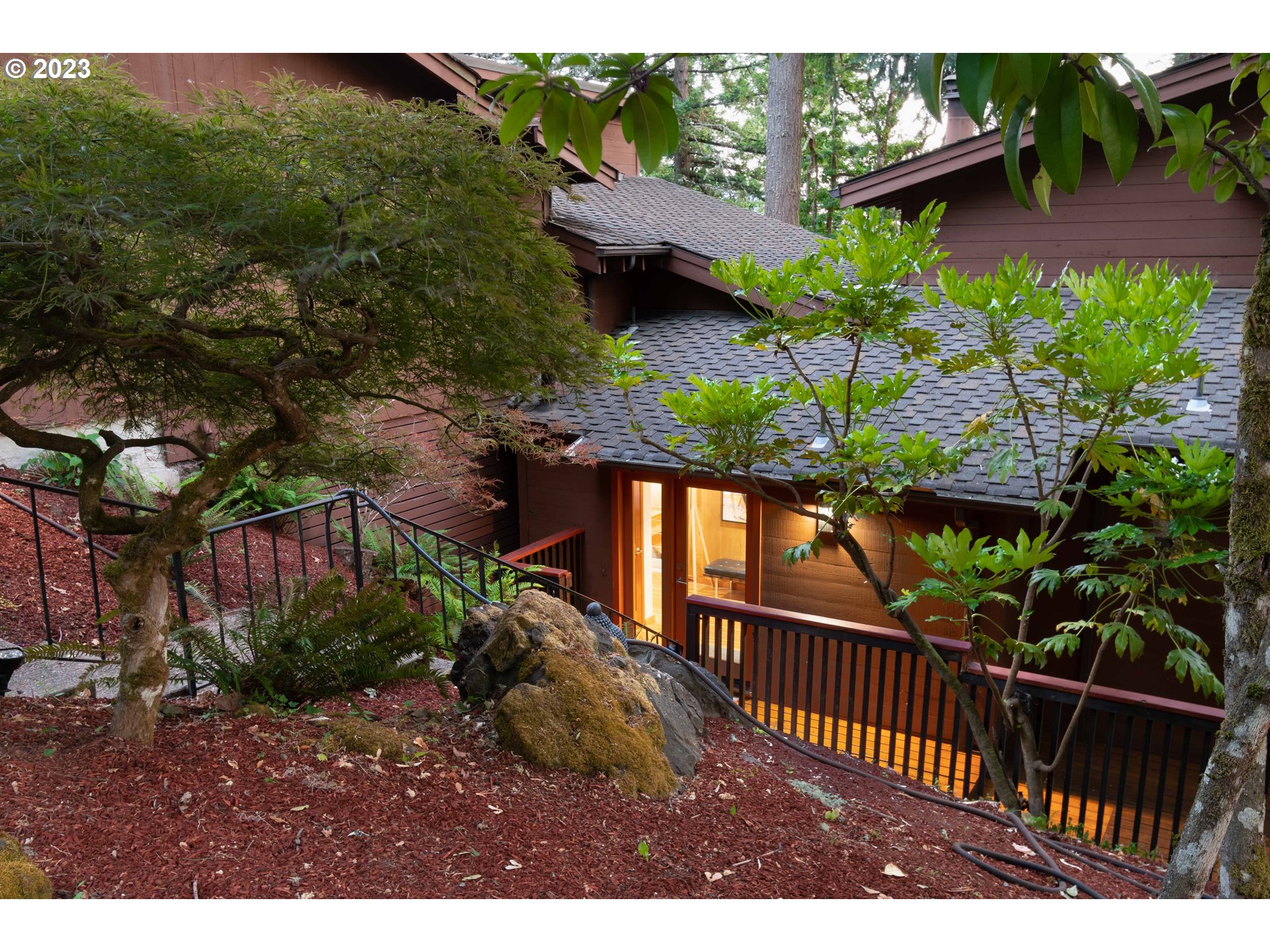 2780 Cresta De Ruta Street Eugene, OR 97403 - Photo 2 of 48 a view of a backyard