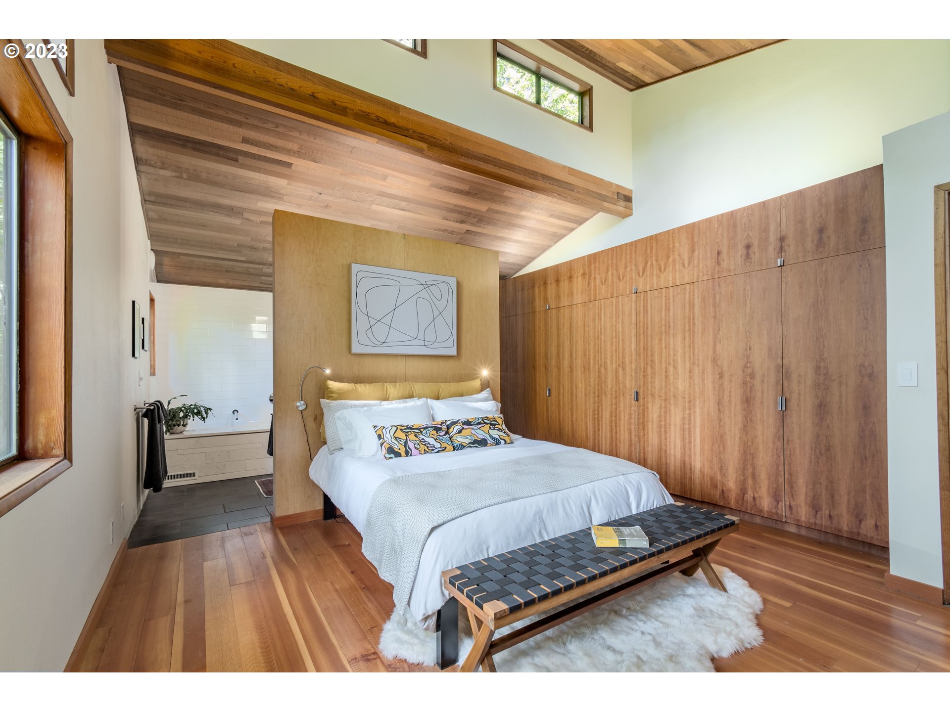 2780 Cresta De Ruta Street Eugene, OR 97403 - Photo 22 of 48 a bedroom with a bed and a dresser