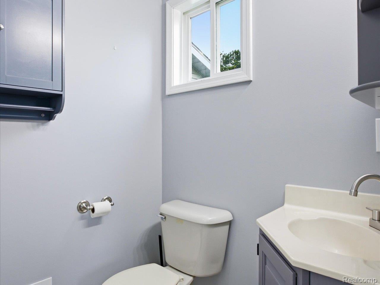 8884 Kilgore Road Avoca, MI 48006 - Photo 14 of 31 Bathroom
