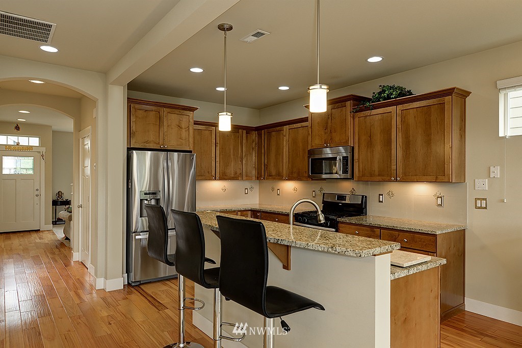 4111 180th Place Southeast Bothell, WA 98012 - Photo 3 of 23 Gallery Image 3
