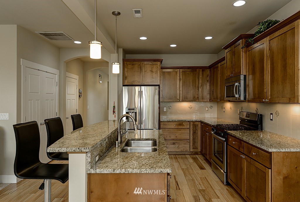 4111 180th Place Southeast Bothell, WA 98012 - Photo 4 of 23 Gallery Image 4