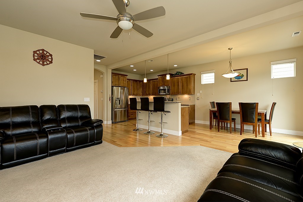 4111 180th Place Southeast Bothell, WA 98012 - Photo 7 of 23 Gallery Image 7