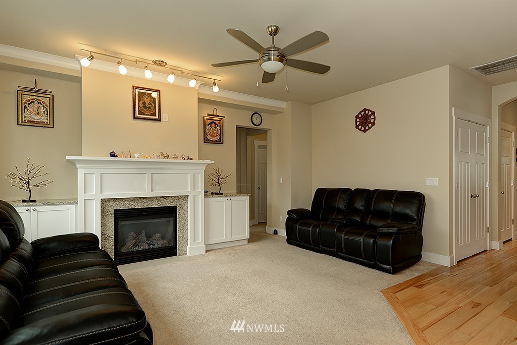 4111 180th Place Southeast Bothell, WA 98012 - Photo 9 of 23 Gallery Image 9