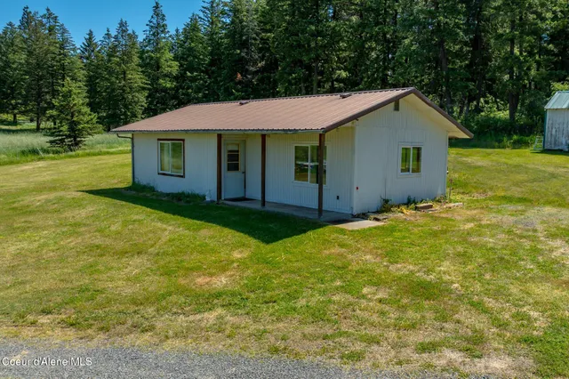 $689,900 | 10207 Sanders Road, Tensed, ID 83870