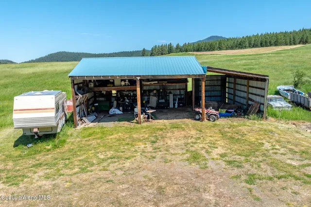 $689,900 | 10207 Sanders Road, Tensed, ID 83870