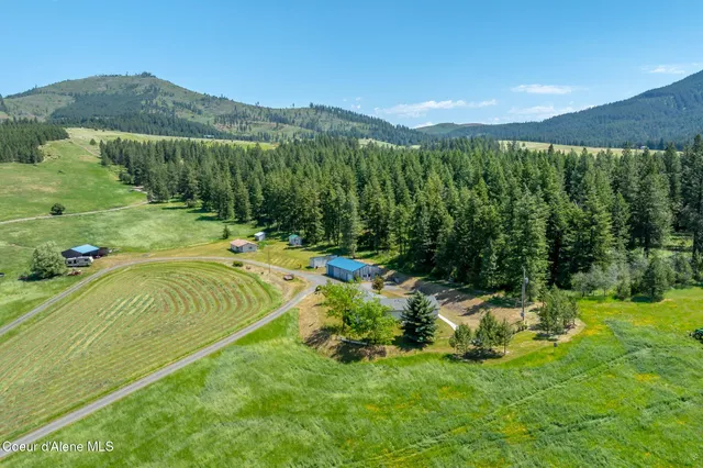 $689,900 | 10207 Sanders Road, Tensed, ID 83870