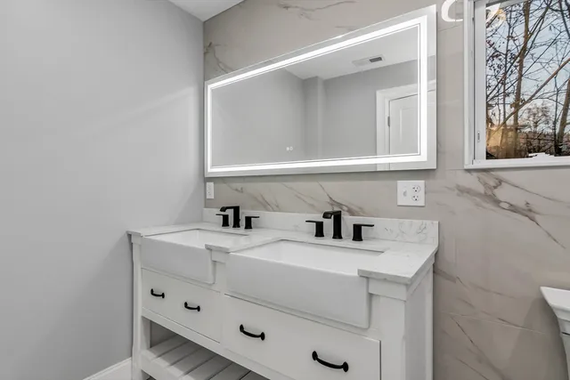 $839,900 | 36 Park Street, Methuen, MA 01844