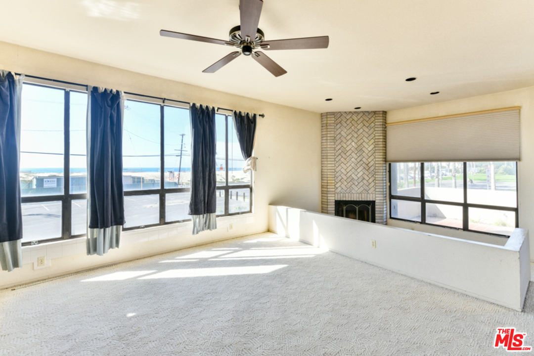 112 Convoy Street Playa del Rey, CA 90293 - Photo 2 of 36 Gallery Image 2