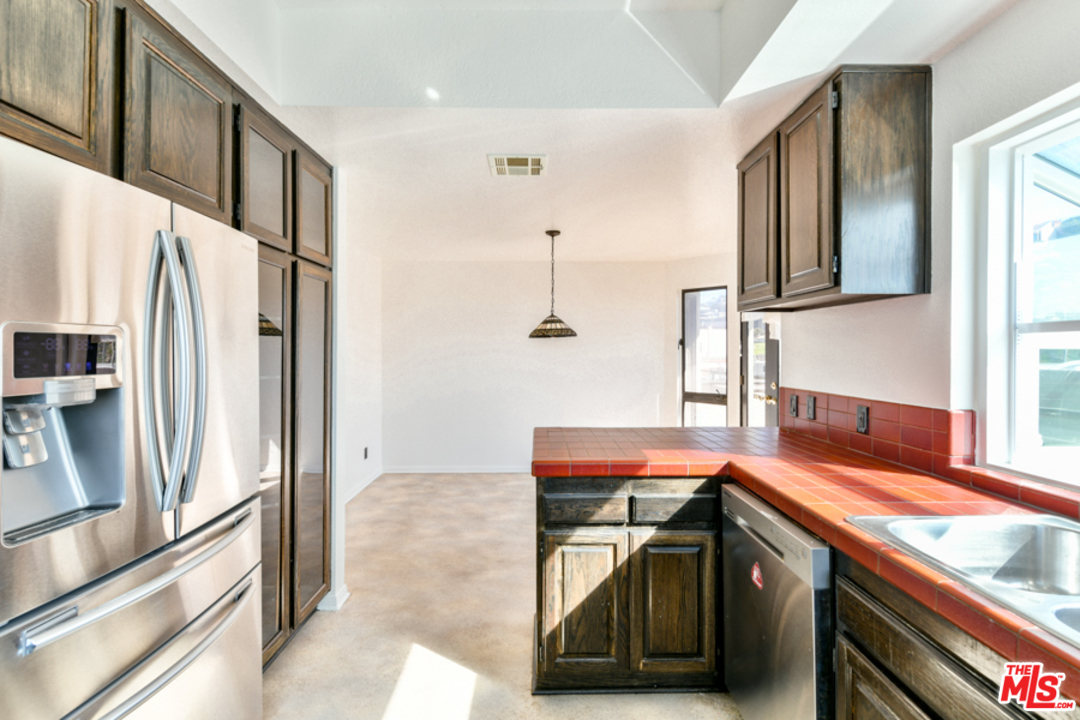 112 Convoy Street Playa del Rey, CA 90293 - Photo 12 of 36 Gallery Image 12