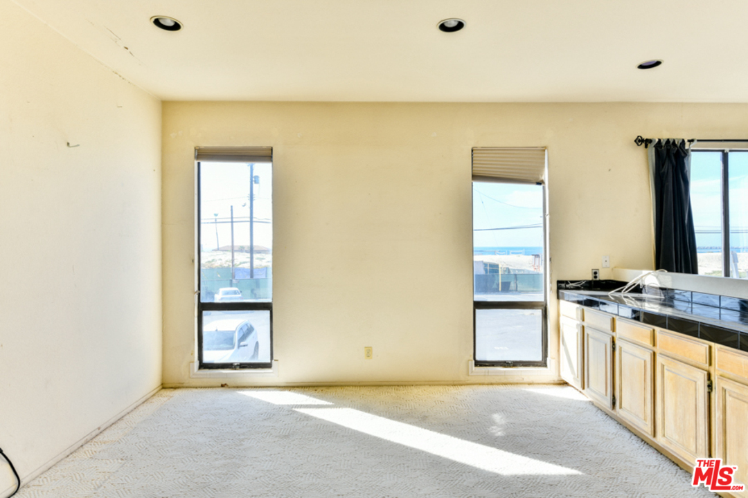 112 Convoy Street Playa del Rey, CA 90293 - Photo 16 of 36 Gallery Image 16