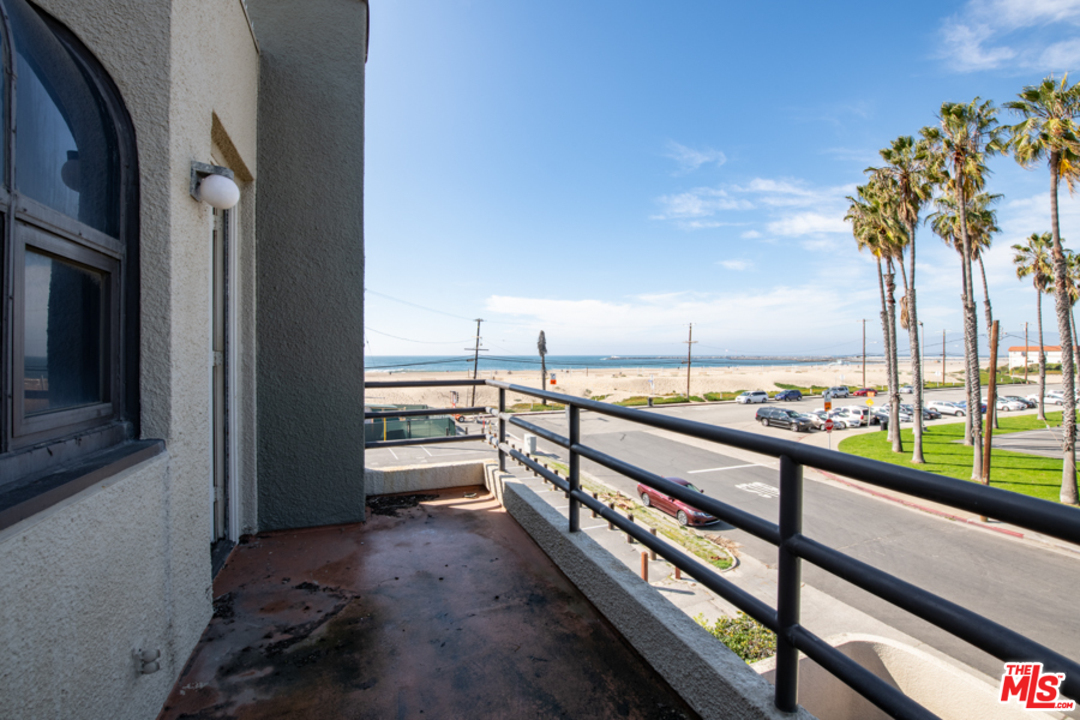 112 Convoy Street Playa del Rey, CA 90293 - Photo 20 of 36 Gallery Image 20