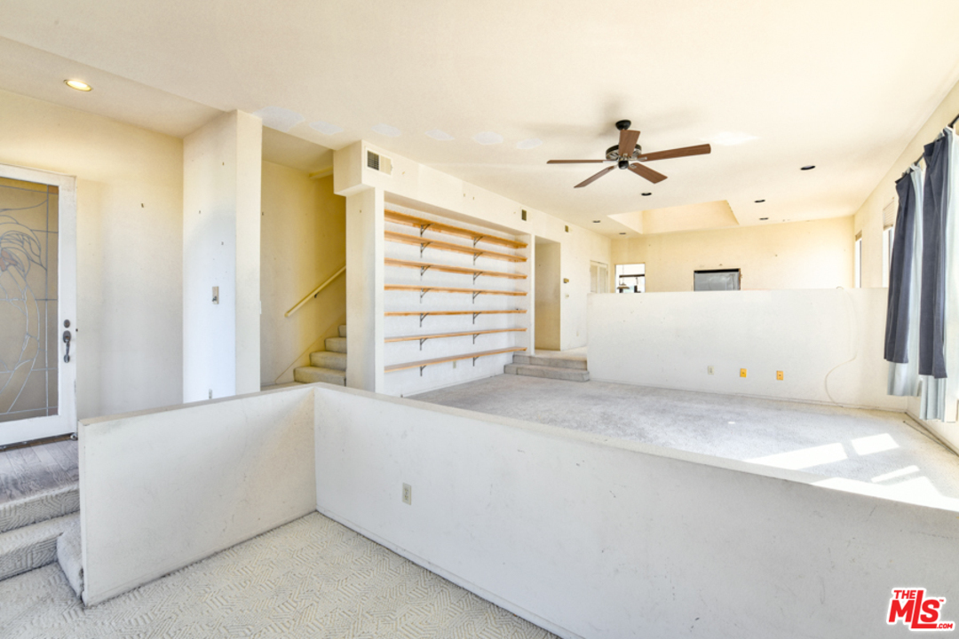 112 Convoy Street Playa del Rey, CA 90293 - Photo 3 of 36 Gallery Image 3