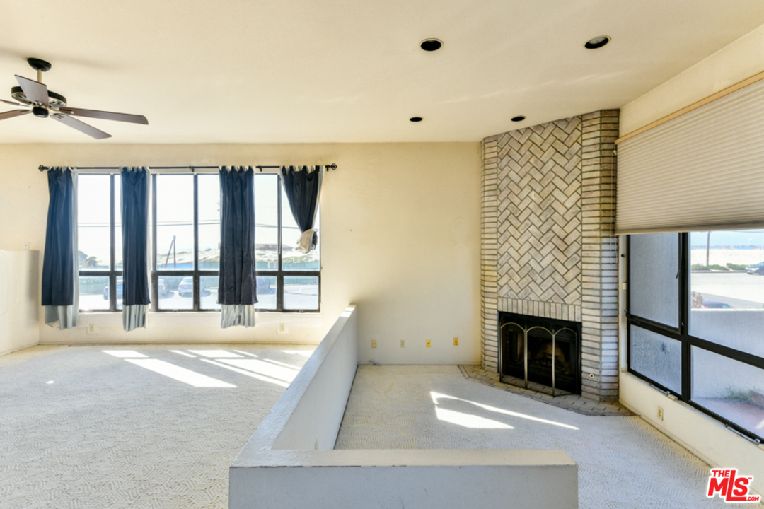 112 Convoy Street Playa del Rey, CA 90293 - Photo 8 of 36 Gallery Image 8