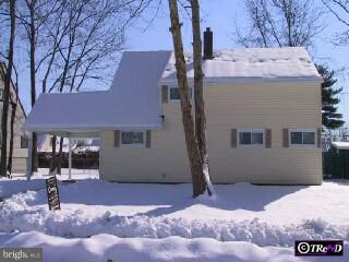 16 Inland Road Levittown, PA 19057 - Photo 1 of 1 Gallery Image 1