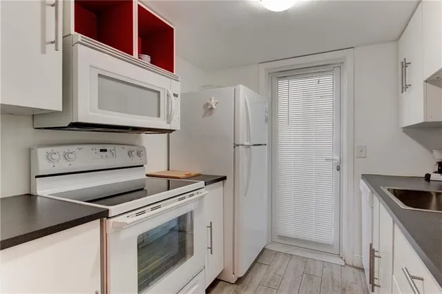 $284,900 | 1461 South Ocean Boulevard, Unit 211, Lauderdale-by-the-Sea, FL 33062