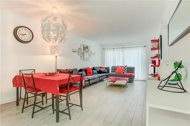 $284,900 | 1461 South Ocean Boulevard, Unit 211, Lauderdale-by-the-Sea, FL 33062