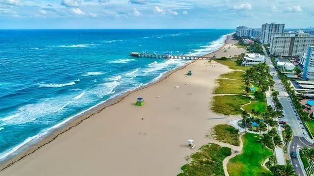 $284,900 | 1461 South Ocean Boulevard, Unit 211, Lauderdale-by-the-Sea, FL 33062