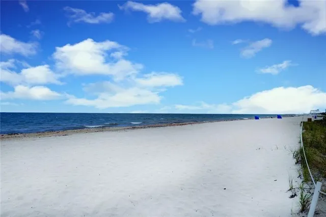 $284,900 | 1461 South Ocean Boulevard, Unit 211, Lauderdale-by-the-Sea, FL 33062
