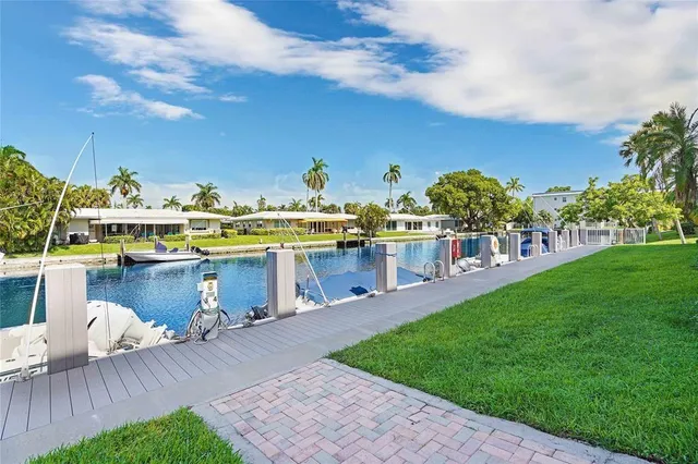 $284,900 | 1461 South Ocean Boulevard, Unit 211, Lauderdale-by-the-Sea, FL 33062