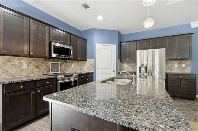 a close view of sink and tap