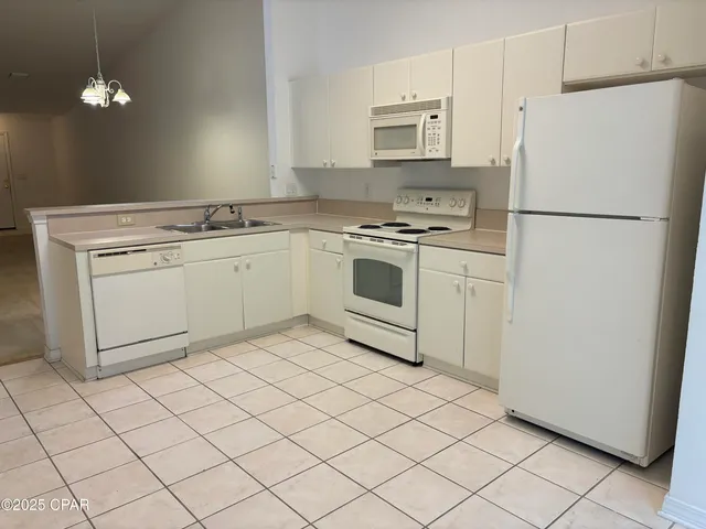 $1,575 | 3022 Meadow Street, Lynn Haven, FL 32444