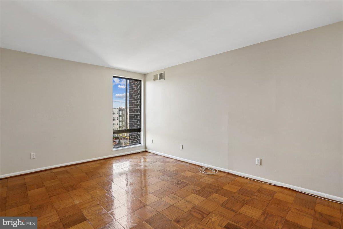 9900 Georgia Avenue, Unit 27613 Silver Spring, MD 20902 - Photo 26 of 47 Bedroom