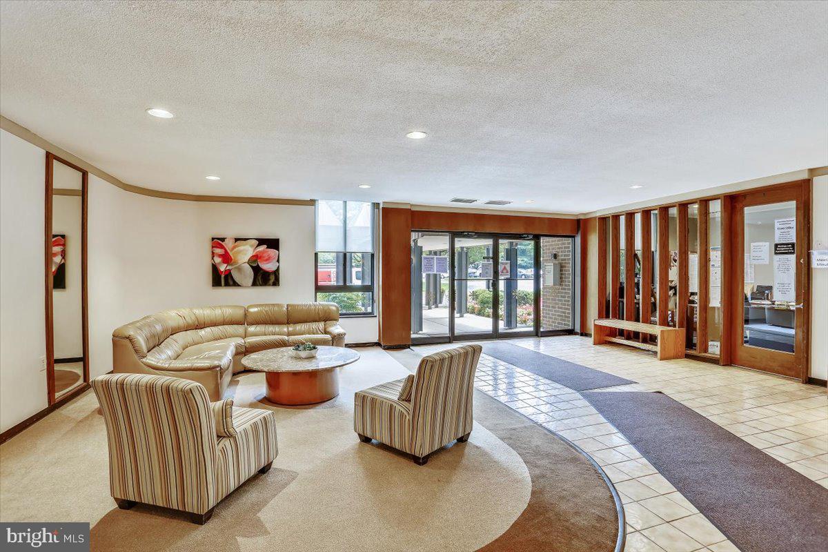 9900 Georgia Avenue, Unit 27613 Silver Spring, MD 20902 - Photo 3 of 47 Attractive Lobby