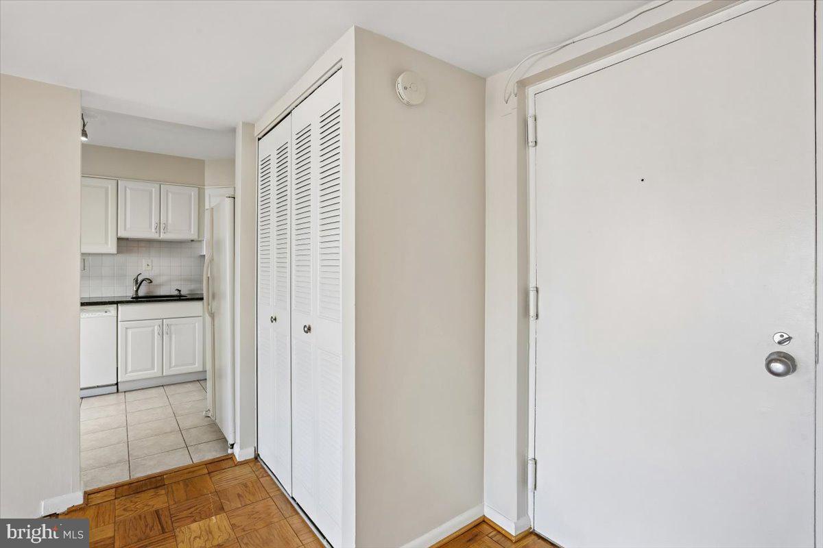 9900 Georgia Avenue, Unit 27613 Silver Spring, MD 20902 - Photo 5 of 47 Entrance to kitchen